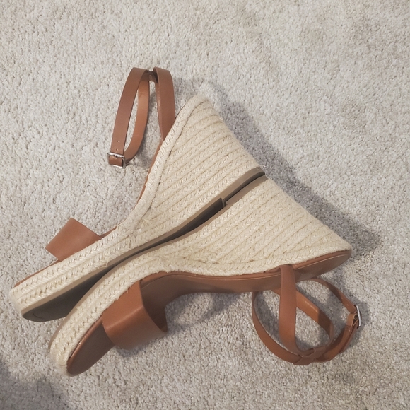 Wedges🍒 - Picture 5 of 10